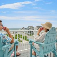 Private Balcony Newly Renovated Ocean Views，位于汉普顿的酒店