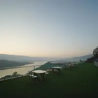 Nisarga Lake Resort Tapola，位于萨塔拉的酒店