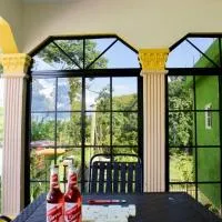 Coke Guest House，位于曼德维尔的酒店