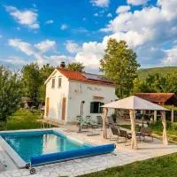 Charming village house - Milina，位于Velić的酒店