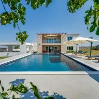 Villa Kotari in Zemunik Gornji - Haus für 10-12 Personen，位于Simurina的酒店