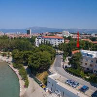 Apartments by the sea Split - 25176，位于斯普利特的酒店