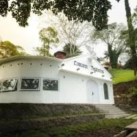 Comuna Tigabelas,位于Gisi的酒店