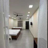 Aathidya Lodge，位于Ādoni的酒店
