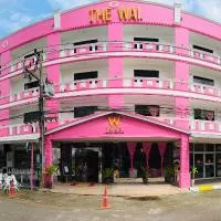 The Wai Hotel，位于Ban Khlong Phruan的酒店