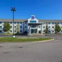 莫特尔6号汽车旅馆 - 多伦多东 - 惠特比,位于惠特比的酒店