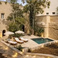 CAVA Urban Relais & Pool，位于莱切的酒店