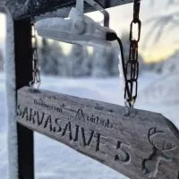 Sarvasstugan,位于Auktsjaur的酒店