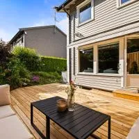 6 Bedroom, 3 bath, terrace, Tønsberg sentrum, high end，位于滕斯贝格的酒店