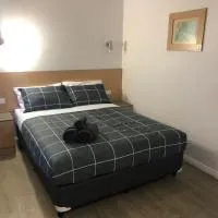 Latitude20 Cattrall Park Motel,位于卡拉萨的酒店