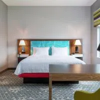 Hampton Inn & Suites Pittsburgh New Stanton PA，位于新斯坦顿的酒店