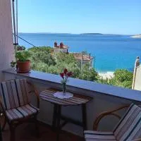 Apartments Julia - Accommodation near the beach,位于马丁斯契卡的酒店