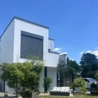 LECHFELD PERLE Design Wohlfühl u Business Apartment incl KLIMA，位于Klosterlechfeld的酒店