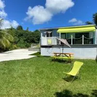 Exceptional bungalow with private pool，位于Rivière-Pilote的酒店