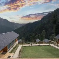 Echor Treehouse Retreat Tandi Jibhi，位于吉布的酒店