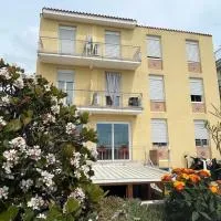 Piccolo Hotel，位于拉瓦尼亚的酒店