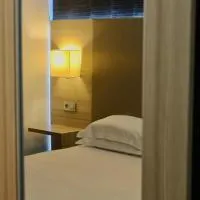 Hôtel L'Escale Coté Port,位于利勒鲁斯的酒店