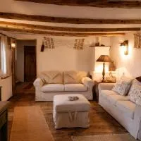 Charming Cottages in the Carpathian Mountains，位于Rîu Alb de Jos的酒店