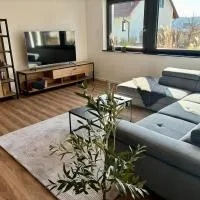 RaumWerk Apartment, Family-Friendly, Terrace,位于Eichenhausen的酒店