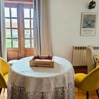 Casa Vitral - Stained Glass House，位于米兰达·杜·杜罗的酒店