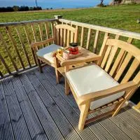 An Griánán - Art Studio and Sea Views，位于Longmanhill的酒店