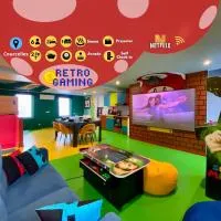 Retro Gaming Corner - Arcade Games - Jacuzzi - Sauna - Switch 2，位于Courcelles的酒店