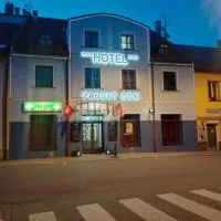 Hotel Panský dům，位于Kostelec nad Orlicí的酒店