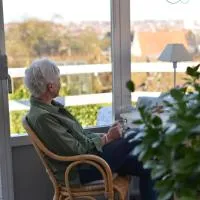 Charming sunroom with panorama view，位于兰讷斯的酒店