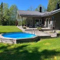 Justi Holiday House，位于Alliklepa的酒店