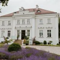 Hotel Jakubus，位于Wilków的酒店