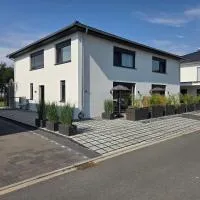 Apartment Schlossterrassen 8a，位于Pouch的酒店