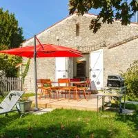 Gite La Grange Hulotte，位于Chaillé-les-Marais的酒店