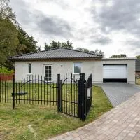Moderner Bungalow, rollstuhlgerecht，位于Warnow的酒店