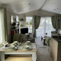 Hares Haven pet friendly sleeps 6，位于Patrington的酒店