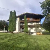 Apartment Tirol #Spielanger Hof#，位于Weer的酒店