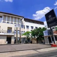 Grand Malioboro Hotel Yogyakarta，位于Sentool的酒店
