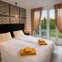 MMA Apartament with Private Garden & Terrace，位于克莱佩达的酒店