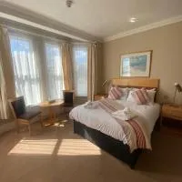 The Windsor House Hotel，位于沃辛的酒店