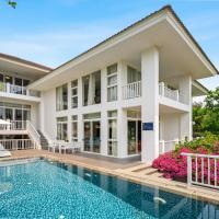 The Tropic Moderne Villa - Luxury Beachside Villas with Private Pool，位于岘港的酒店
