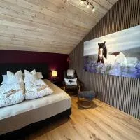 Hoofprints Farm stay，位于弗吕济的酒店