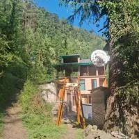 Bhindeshi Tara Stays Jibhi Mihar，位于吉布的酒店