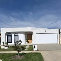 Waurn Ponds Bali Home，位于Waurn Ponds的酒店