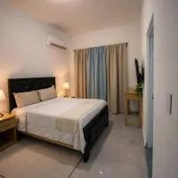 Suite moderna en Cabrera cerca de playas con aire, WiFi y parking，位于卡布雷拉的酒店