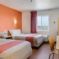 Howard Johnson by Wyndham Lemoore Near Naval Air Station,位于勒穆尔的酒店