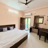 Hotel 5 Star Yatri Vishram Dormitory And Rooms，位于贾巴尔普尔的酒店