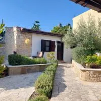 The Little House，位于Ayios Theodhoros的酒店