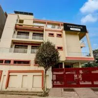 Super OYO Townhouse Gomti Nagar Sector 1 Formerly The Gahmar Inn，位于勒克瑙的酒店