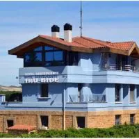 RoomRural Hotel Iru-Bide Lumbier，位于伦维耶尔的酒店
