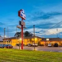 Executive Inn & Suites，位于马绍尔的酒店