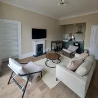 Modern Flat - Main St, Campbeltown，位于坎贝尔城的酒店